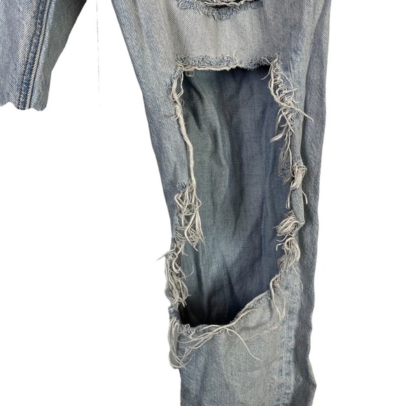 AMERICAN EAGLE MOM JEAN Comfort Stretch Waistband Light Wash Distressed Jeans 2 - Picture 3 of 16